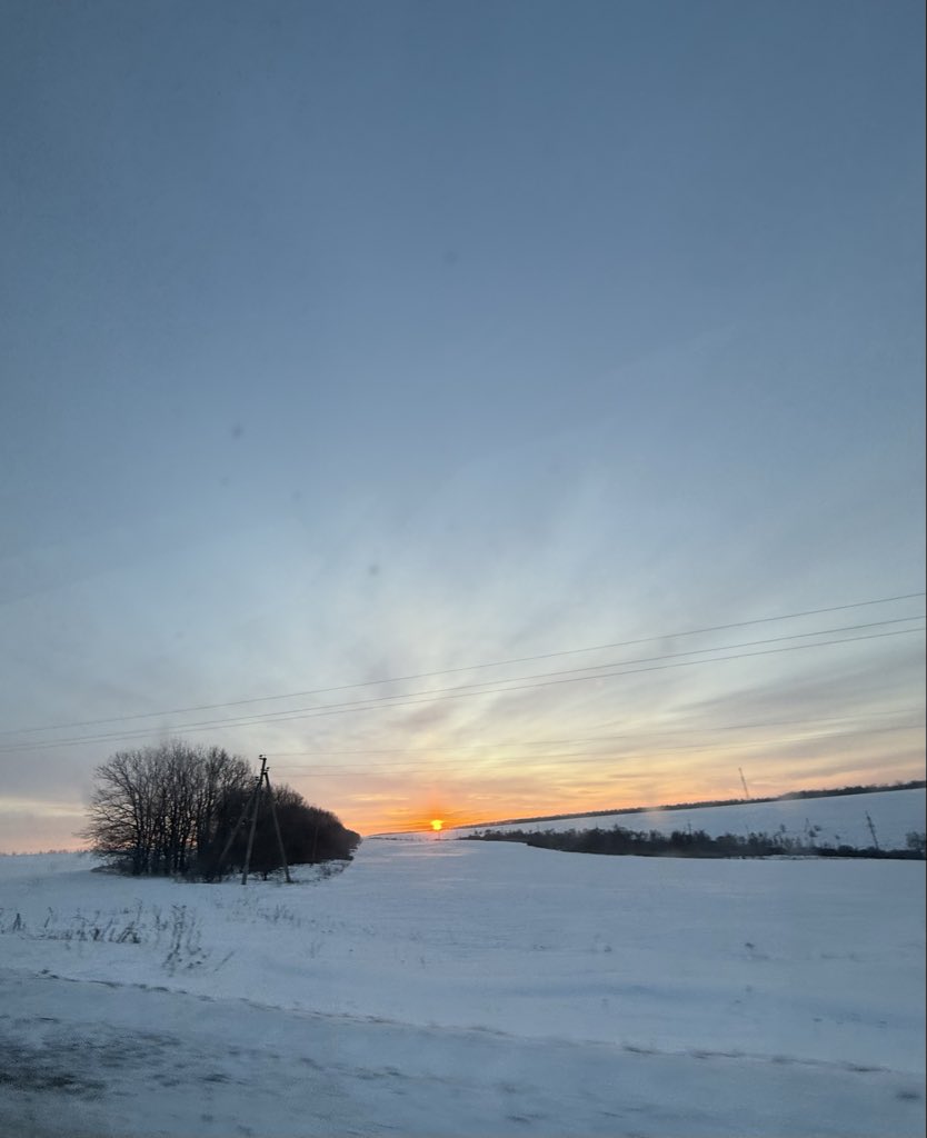 ❄️Good morning everyone❄️                         ✨we have a pink dawn today, it happens often, but it doesn't last long✨it's so nice to look at the colorful shades that the sun and nature give us✨