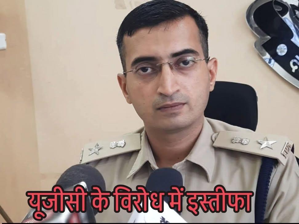 ViratPanday13's tweet photo. @OfficialTeamPs @PMOIndia #ST_SC एक्ट और यूजीसी और जातिय आधारित आरक्षण खत्म करो आर्थिक आधार पर आरक्षण लागू करो सभी सवर्ण समाज के नेताओं सदन में मेज थपथपान बंद करो,सुधार लाओ,तुम सभी  जिस डाल पर बैठे हो उसी को काट रहे हो तुम्हारे करनी का फल आज भुगत रहा सवर्ण,आज तक अंग्रेजों से अधिक खतरनाक संसद है https://t.co/VDtnQRZLH8