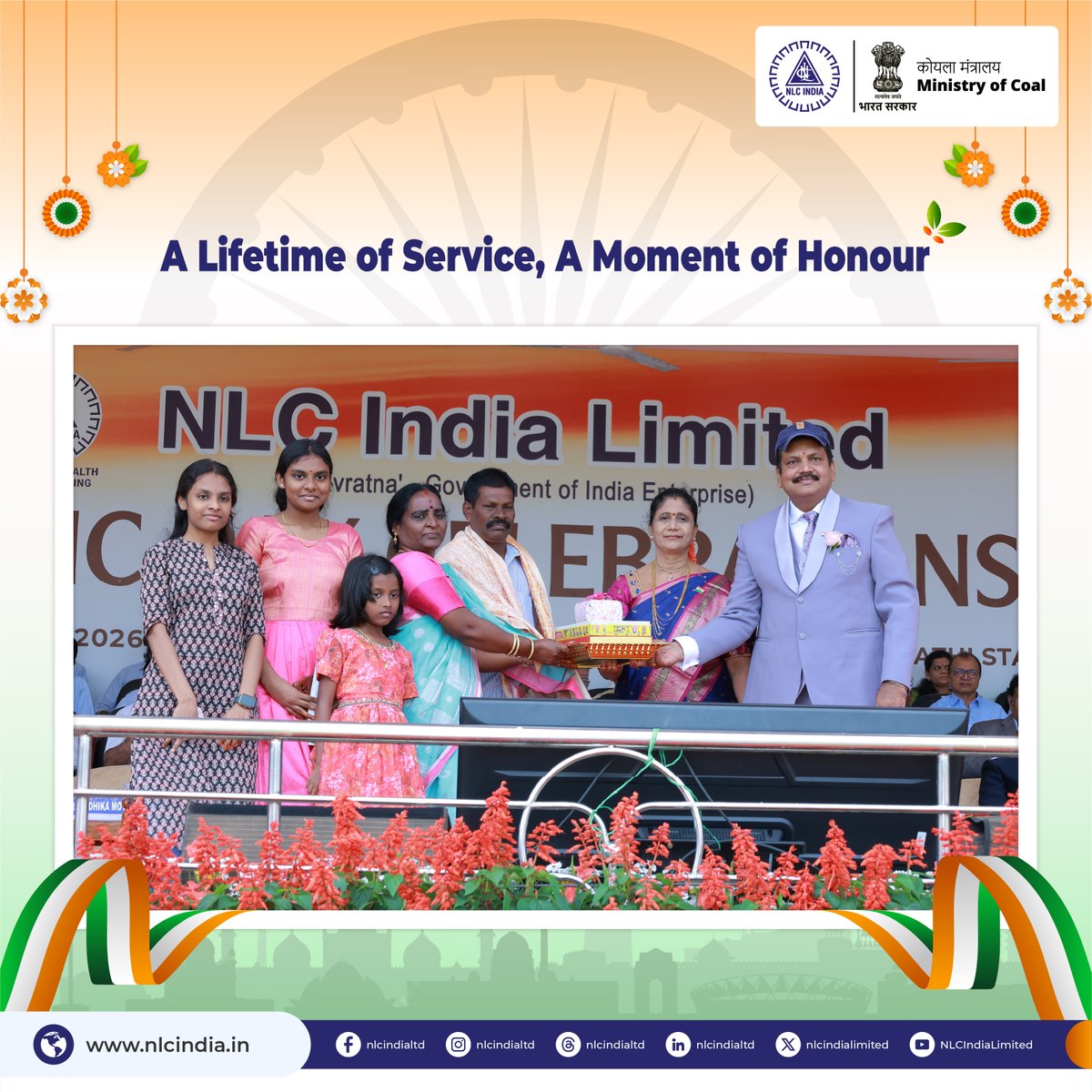nlcindialimited's tweet photo. CMD Shri Prasanna Kumar Motupalli honoured Shri J. Sivashanmugam, Senior Most Employee (Worker), Mine-I, and his spouse Smt. S. Manjula this Republic Day at NLCIL.
#RepublicDay2026 #NLCIndia #CMDMessage #EmployeeRecognition
@CoalMinistry @kishanreddybjp @satishdubeyy https://t.co/mAoUobzyoS