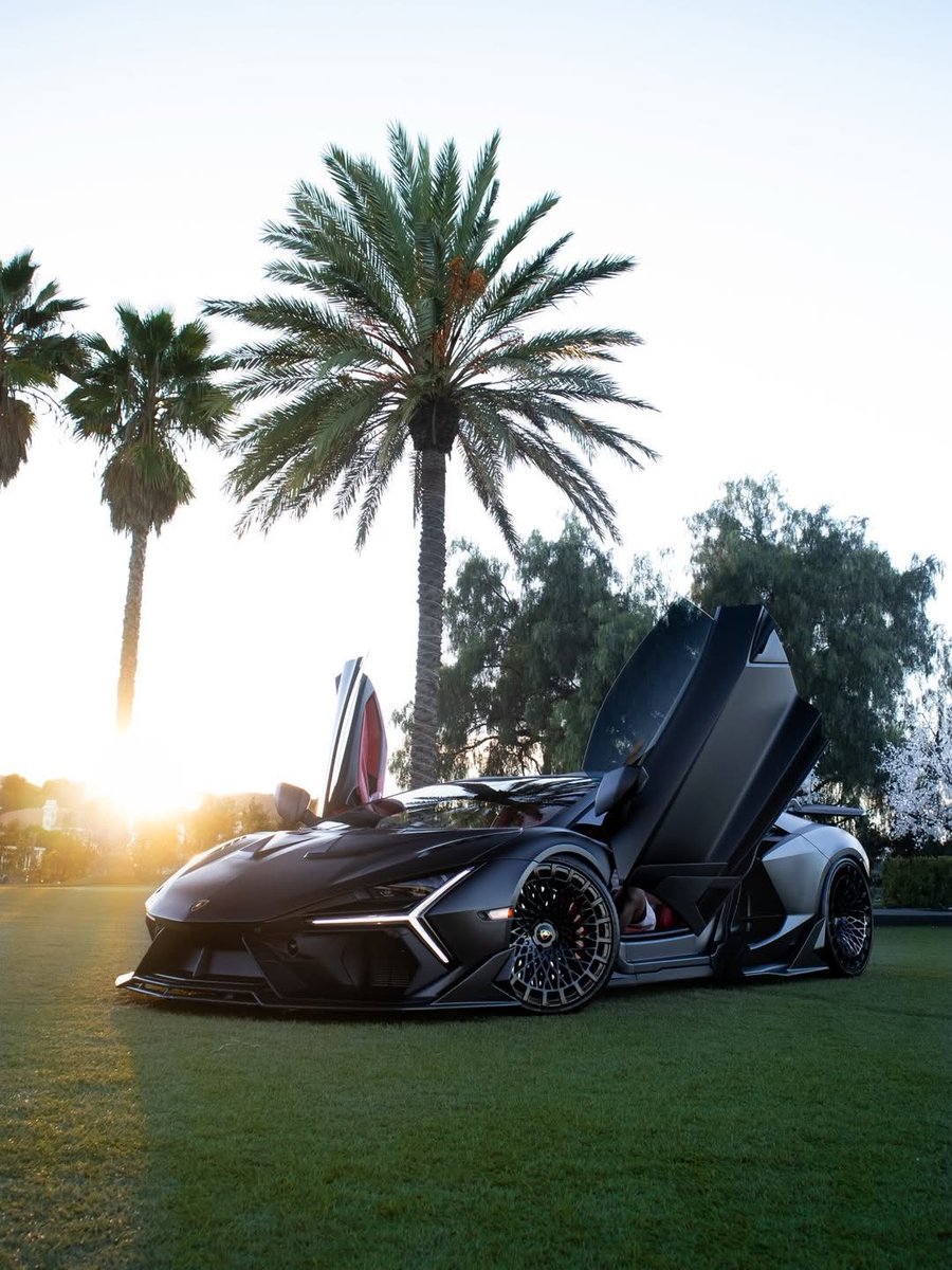 TheAutoHub's tweet image. Revuelto