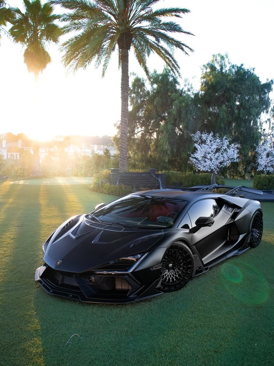 TheAutoHub's tweet image. Revuelto