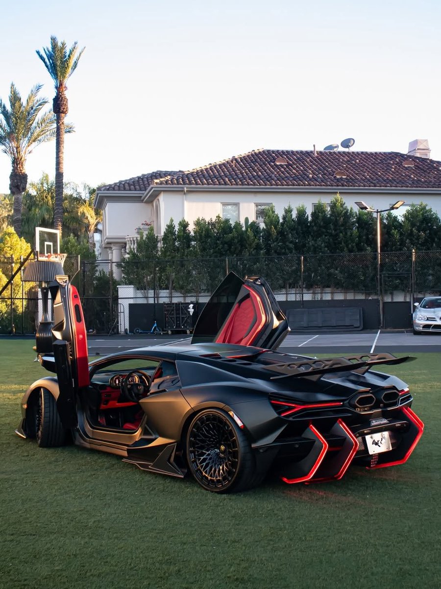 TheAutoHub's tweet image. Revuelto