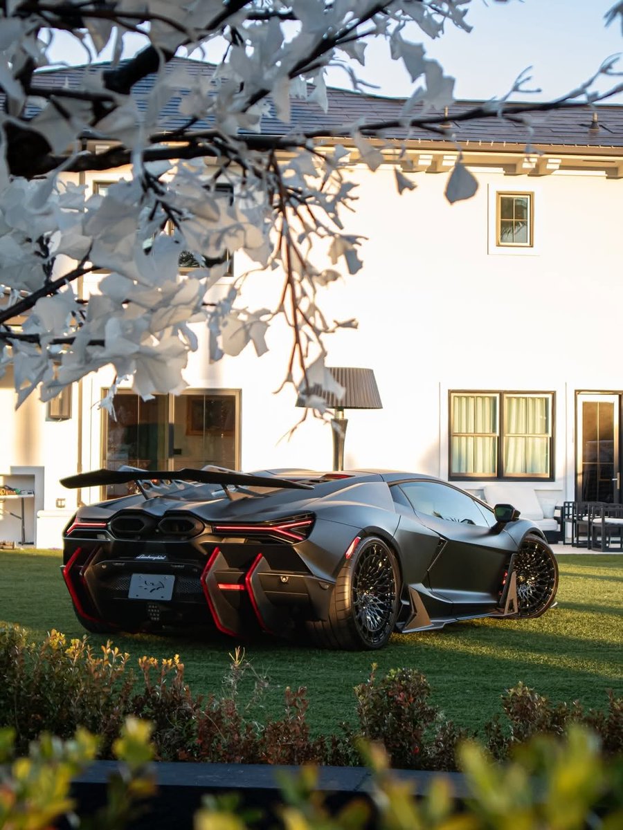 TheAutoHub's tweet image. Revuelto