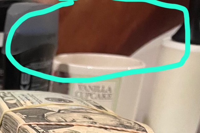 Whoever correctly guess what that brown thing is in the background in the next 30 minutes.

Wins a $50 Lineup on my Underdog Account Tomorrow.

The only rules :

You can’t have cussed me out in the last week and said your little brother hacked your phone and did it.