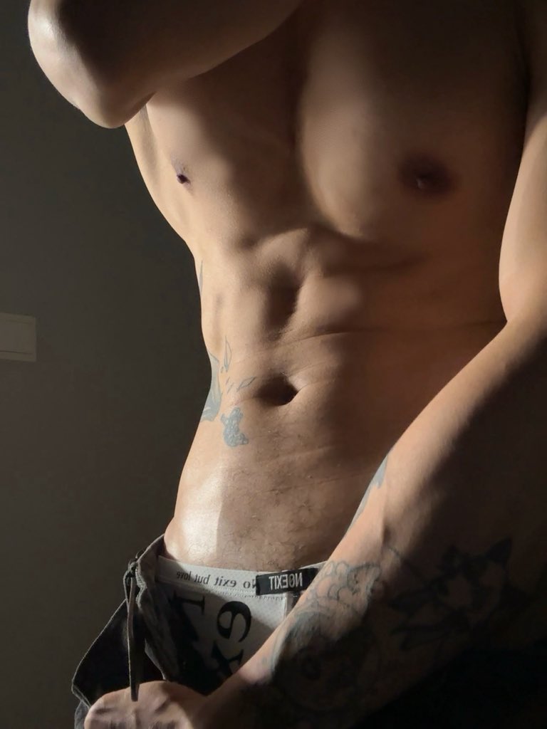 Raygussie tweet media