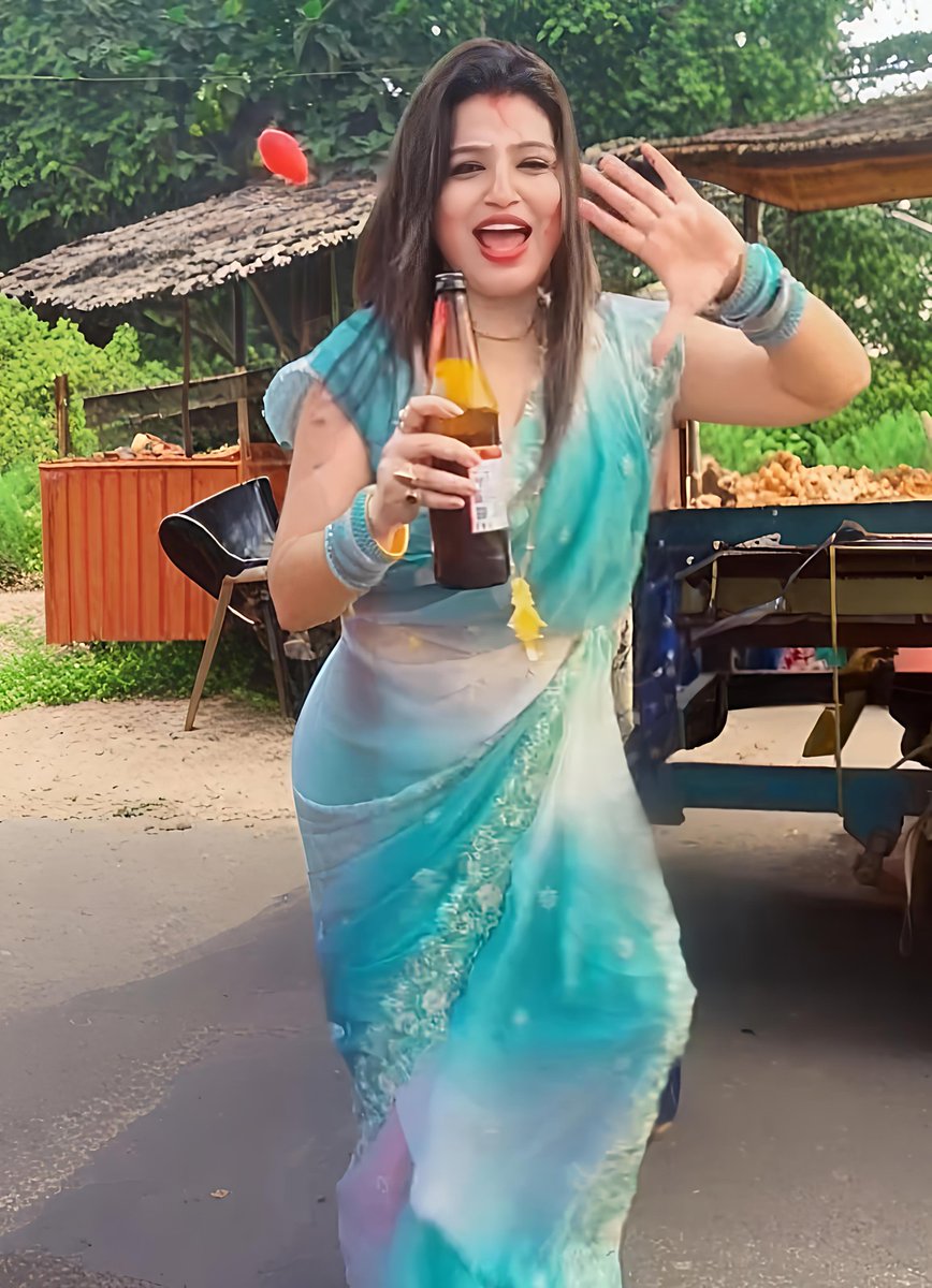 मॉडन के नाम अश्लीलता तो नहीं है पर एक महिला को किसी भी तरह के नशे से बचना चाहिए जिससे उसकी बेटा बेटी उसको देख कर नशा करना ना सीखे क्योकि एक बच्चे पर माँ का असर बहुत पड़ता है इसलिए इन चीजों को गर्ल / महिला को दूर रहना चाहिए! 
वीडियो कमैंट्स बॉक्स मै है 👇👇