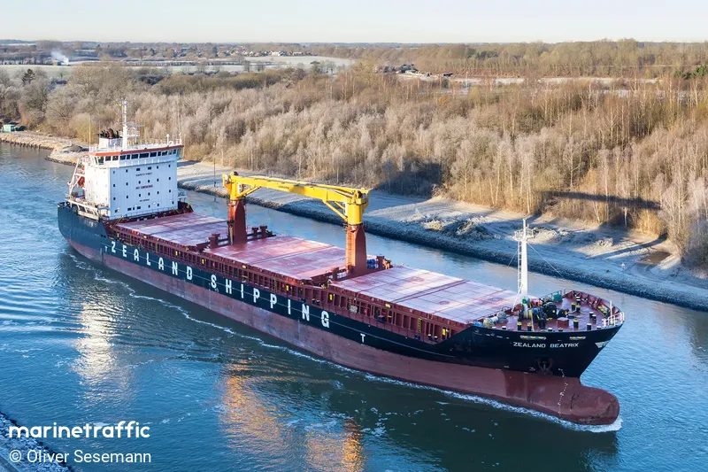 FlconEYES's tweet photo. BULKER BEE 10 9507087
General Cargo Ship

#Skikda (#Tunisia)-#Mariel 
Qué mandó a buscar el @PartidoPCC desde Tunisia?🤔

#Now #Cuba #AIS #cubarcos #27Jan https://t.co/dntCjUU1c7