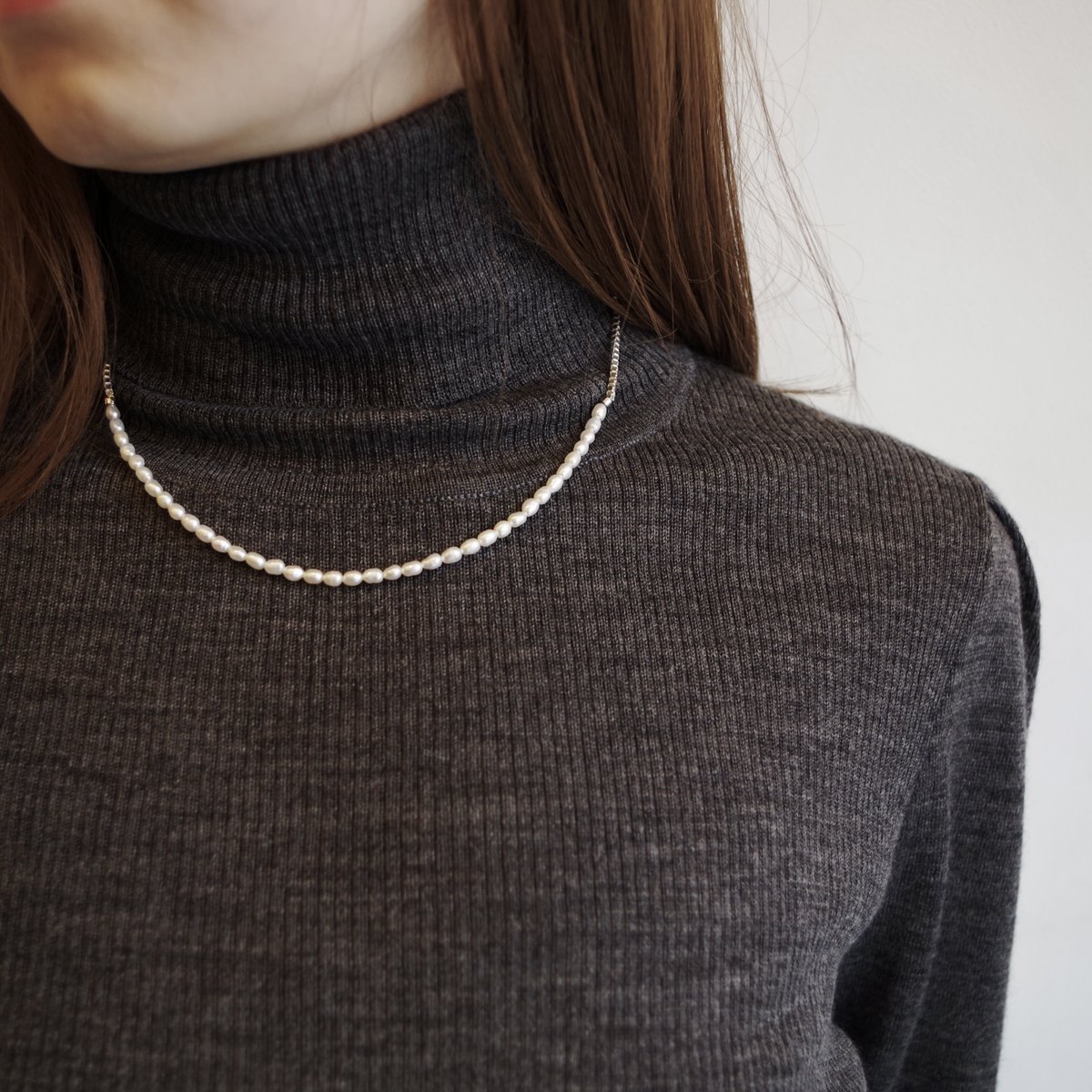 1f_store's tweet photo. E R A.
TWNKL PAS NECKLACE
繊細なシルバーチェーンに、小さなパールを添えたネックレス。
さりげないけれど、
ちゃんと気分が上がる一本です。
主張しすぎず、
日常のスタイルに自然と溶け込み、
性別を問わず楽しめます。
#era_goods #イーラ
#1fstore
#福島県 #郡山市
https://t.co/Blqo6XdjYR https://t.co/eMDkQ7k2Jp