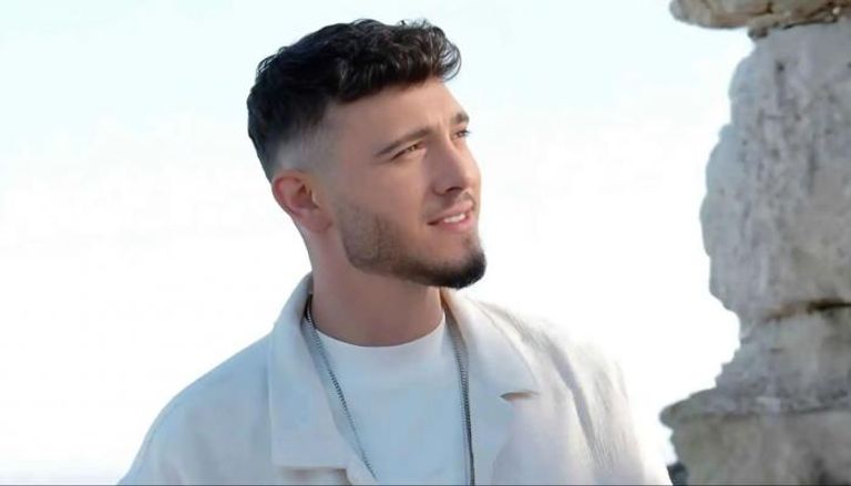 الشامي يوضح موقفه من مصافحة نانسي عجرم في «جوي أووردز 2026» 