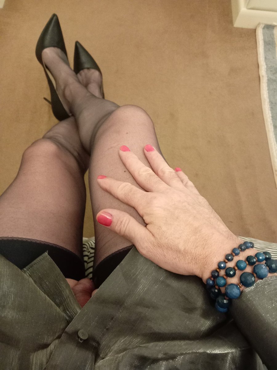 Laddered my M&amp;S navy blue stockings😯. Fortunately I have loads my in stock. #Crossdesser #nylonfetısh