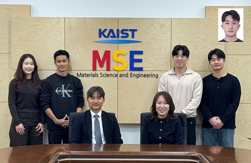 kaistpr's tweet image. KAIST researchers developed a reliability-aware AI that predicts battery cathode particle size and uncertainty—even with incomplete data.
Validated on NCM811, it enables faster, smarter battery material design and supports next-gen &amp;amp; solid-state batteries.🔋🤖#KAIST#Battery#AI