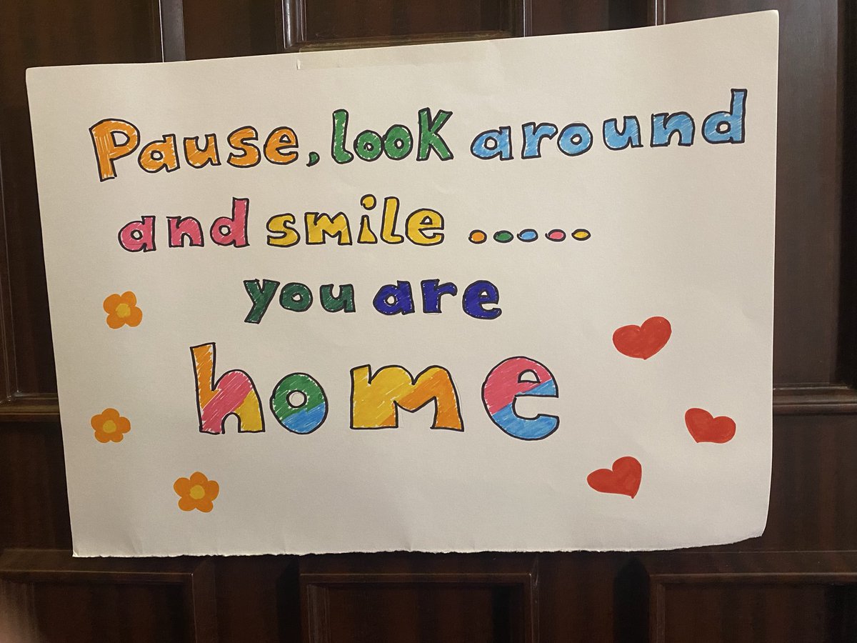 ManlioTassieri's tweet photo. Back from #Singapore, this was waiting on my door.
“Pause, look around and smile…” — yes, that sounds suspiciously familiar 😌
I tweeted it.
Travel teaches you many things.
Home reminds you of the only one that really matters. ❤️
#PauseAndSmile #BackHome #Family #Grateful https://t.co/XXJTVMG7dw