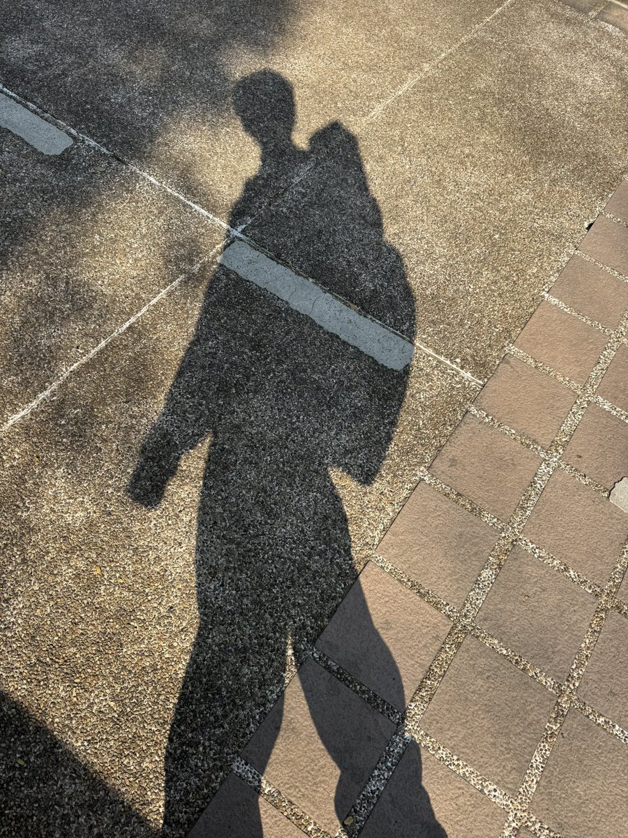 chira_patt's tweet image. แดดแรงจังเลยย🌅
 #chira_patt