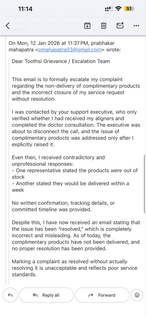 PrabhakarBabloo's tweet photo. Extremely disappointed with @toothsialigners. Despite multiple emails &amp; Instagram DMs, complimentary products promised during onboarding are still not delivered. Issue was falsely marked resolved with contradictory responses.

 @imVkohli @AnushkaSharma &amp; @DrArpi for visibility. https://t.co/cqmJK8qtfQ