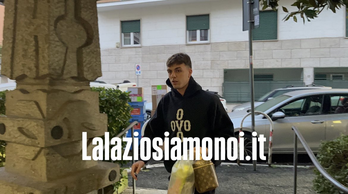 #Lazio, Daniel #Maldini è arrivato a Villa Mafalda per le visite mediche.
<a href="/Laziosiamonoi/">LaLaziosiamonoi</a> 
<a href="/RadioLaziale/">Radio Laziale</a>