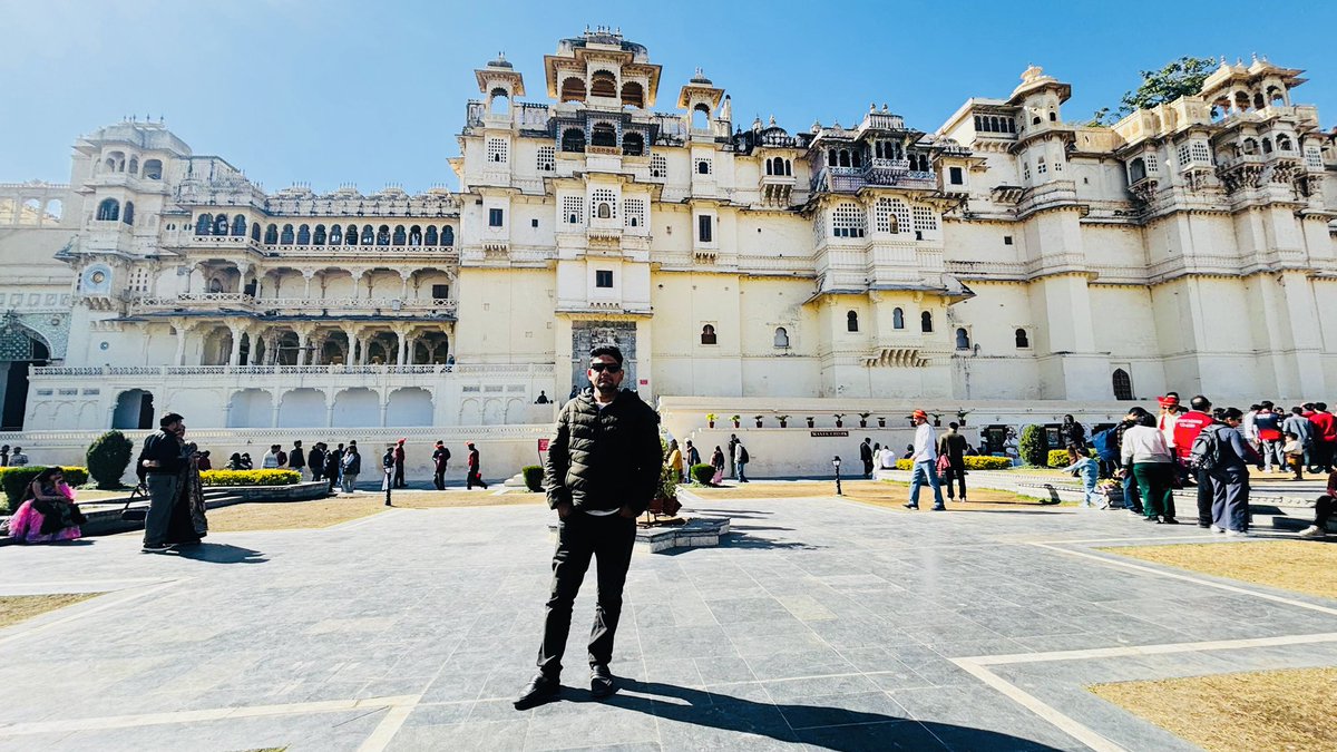 rc070707's tweet photo. City palace Udaipur #Udaipur https://t.co/kmBjwHnJb2
