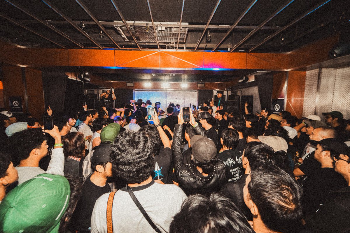 f______mc's tweet image. ITALIAN BED AT ZIP'S RECORD RELEASE SHOW 01/25/26. PHOTO BY PUTRO BAIHAQI