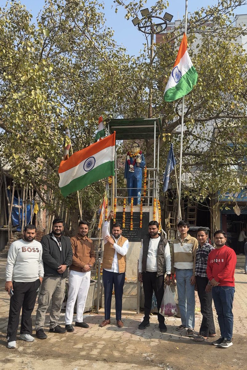 कल गणतंत्र दिवस के पावन अवसर पर विभिन्न कार्यक्रमों में उपस्थिति के साथ देश के महापुरुषों की प्रतिमाओं पर माल्यार्पण कर उन्हें नमन किया!
#JaiHind