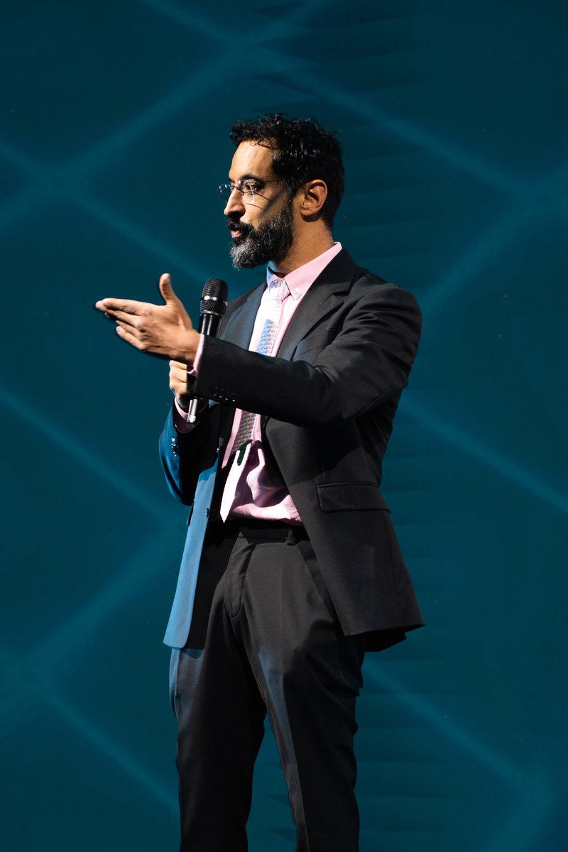 Trust_Square's tweet photo. From Dubai to the World ๐
At #TrustCircle Talks in St. Moritz (Jan 16), @DMCCAuthorityโs @ahmedbinsulayem highlighted trust, transparency, and regulation as the foundations powering global trade and digital innovationโjust ahead of #WEFDavos. https://t.co/3UPc2RRUxA