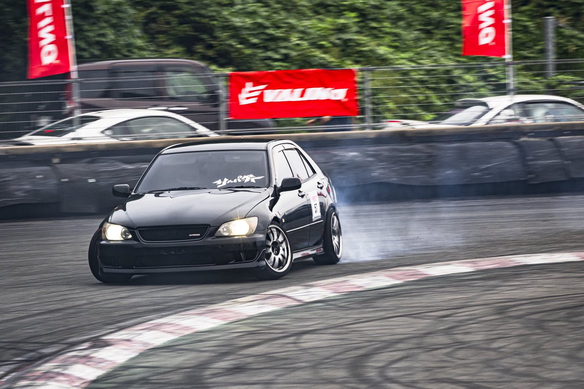 チョコパンチ tweet media