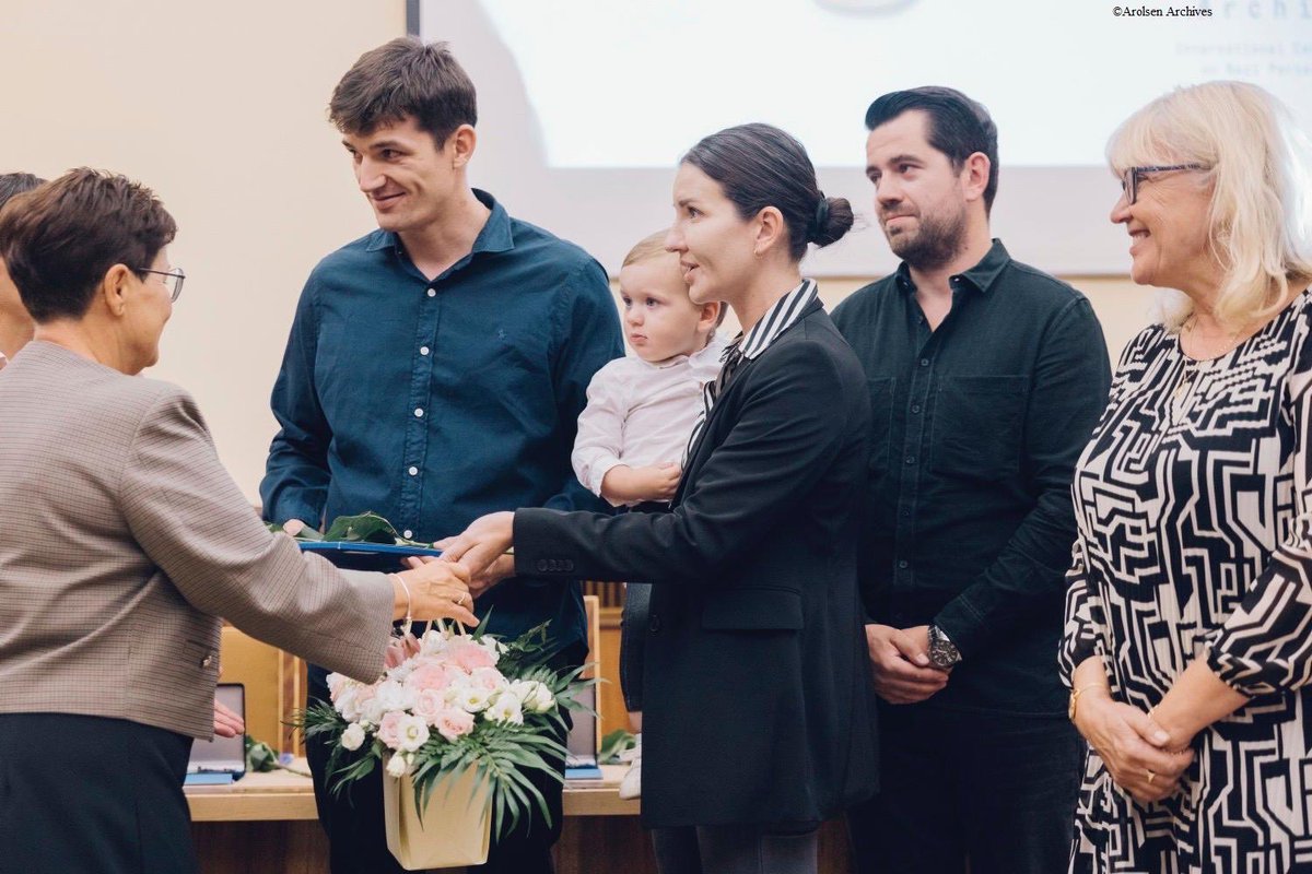 Tania von Uslar tweet media