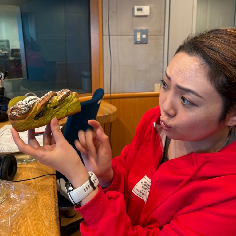 1月28日（水）水曜の夜といえば？深夜12時〜
#FMヨコハマ #なかの綾 #今夜もおきばりさん
★今夜0時に解禁の情報〜〜〜
＊ #ポンパドル の新作パン試食ご紹介
＊＃昭和歌謡 の名曲を生歌でもご紹介「なかの音楽堂」なかの綾のあの曲にも影響した方？
お忘れなく⏬
radiko.jp/share/?sid=YFM… #radiko