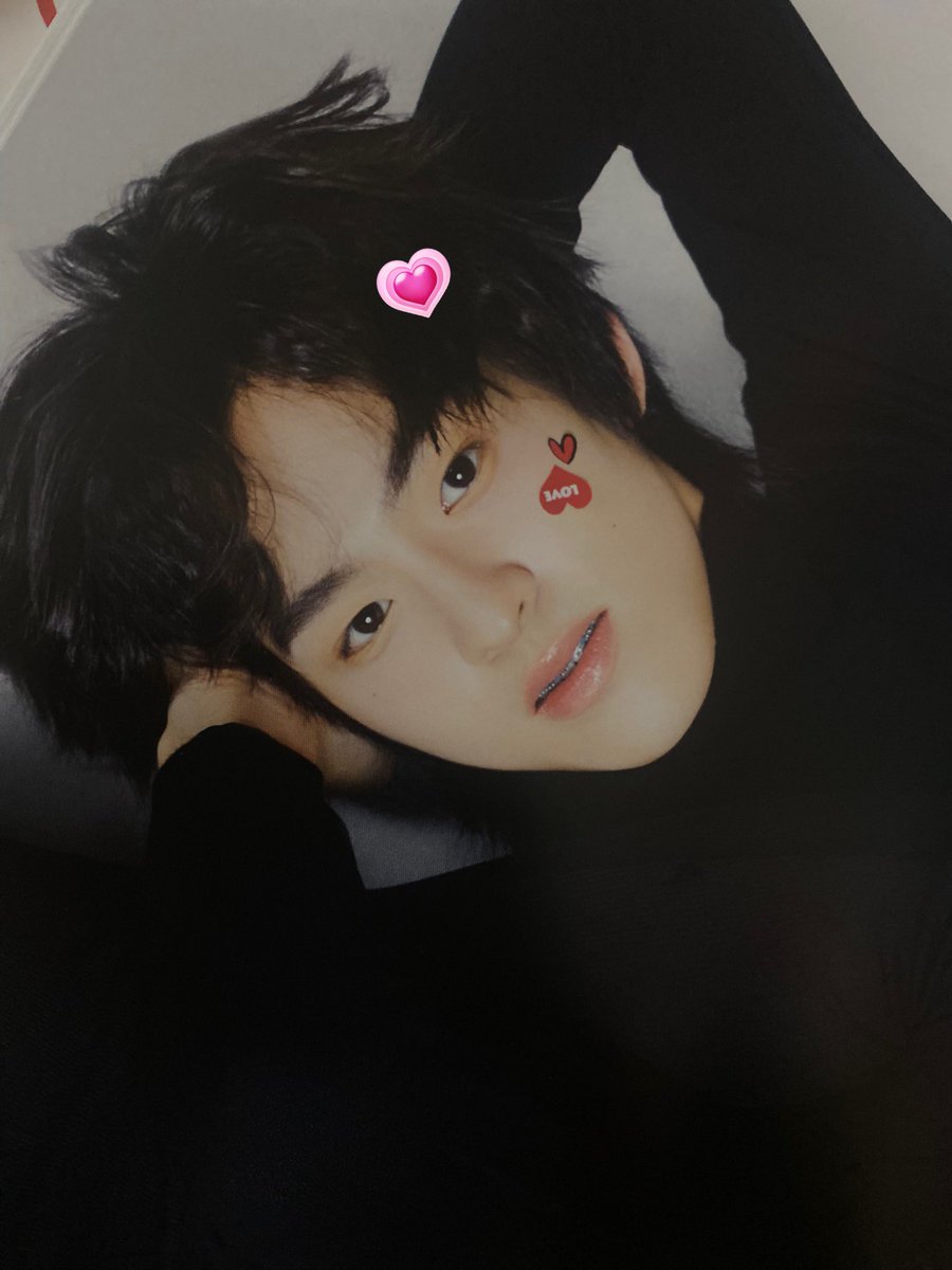 insanessobrane's tweet image. sudsapda magazine 2024-3 ครับผม ส่วน 2 รูปนี้ คือเบื้องหลังที่พี่ ar เอามาลงในวันเกิดหนูก้องตอน 21 ขวบ และใช่ครับ ในเล่มไม่มีเซ็ตนั่งท่านี้เลย … ㅠㅡㅠ