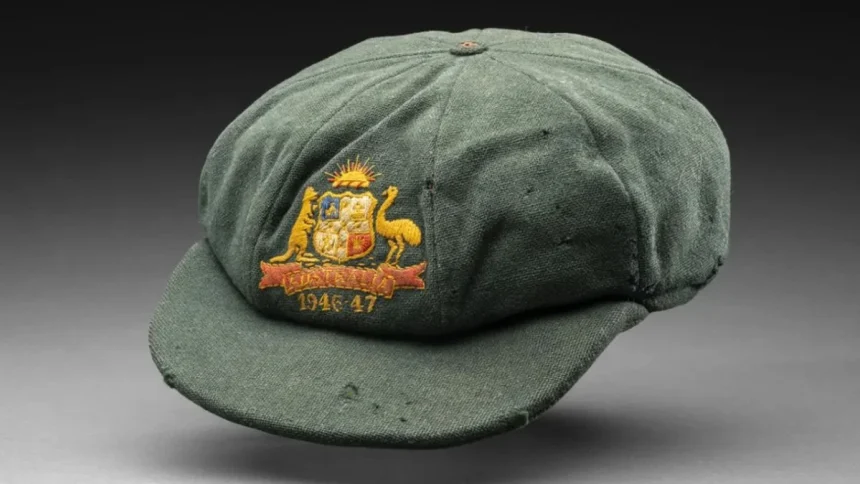 SportsDigestINT's tweet photo. Don Bradman Baggy Green Sold For AU$460,000 At Historic Auction
Full Story👉https://t.co/U5SWjKzoLv
#DonBradman #BaggyGreen #CricketHistory #AuctionRecord #TheDon https://t.co/pT74YnuncX