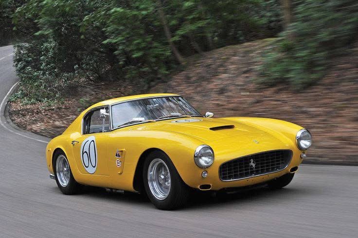 AutoKoopbegelei's tweet photo. Er zijn snelle auto’s. Mooie auto’s. Iconen.
En dan is er Ferrari.
Geen vervoermiddel, maar een droom op wielen.
Welke klassieker staat nog steeds bovenaan jouw lijst?
#Ferrari #Klassiekers #Droomauto #RealiseerjeDroom https://t.co/0Tm8Wrl9za