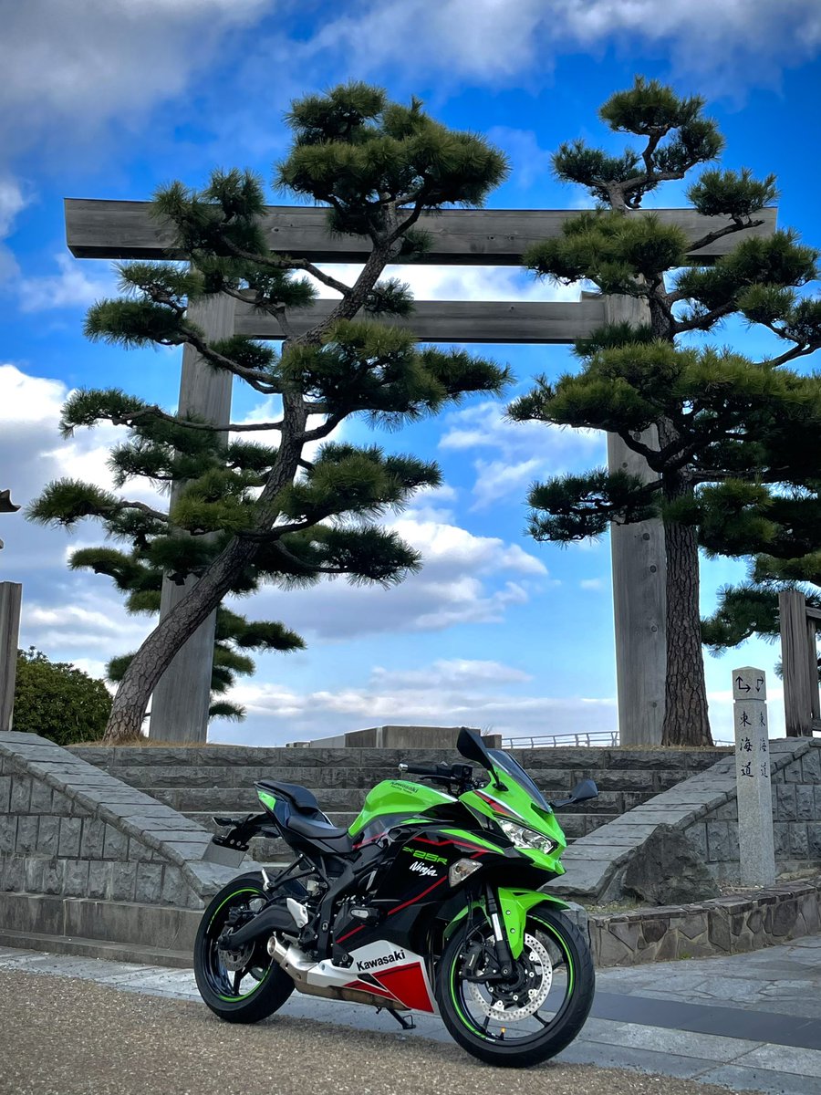 ZX-25R見た目も音もカッコ良すぎて本当惚れ惚れする