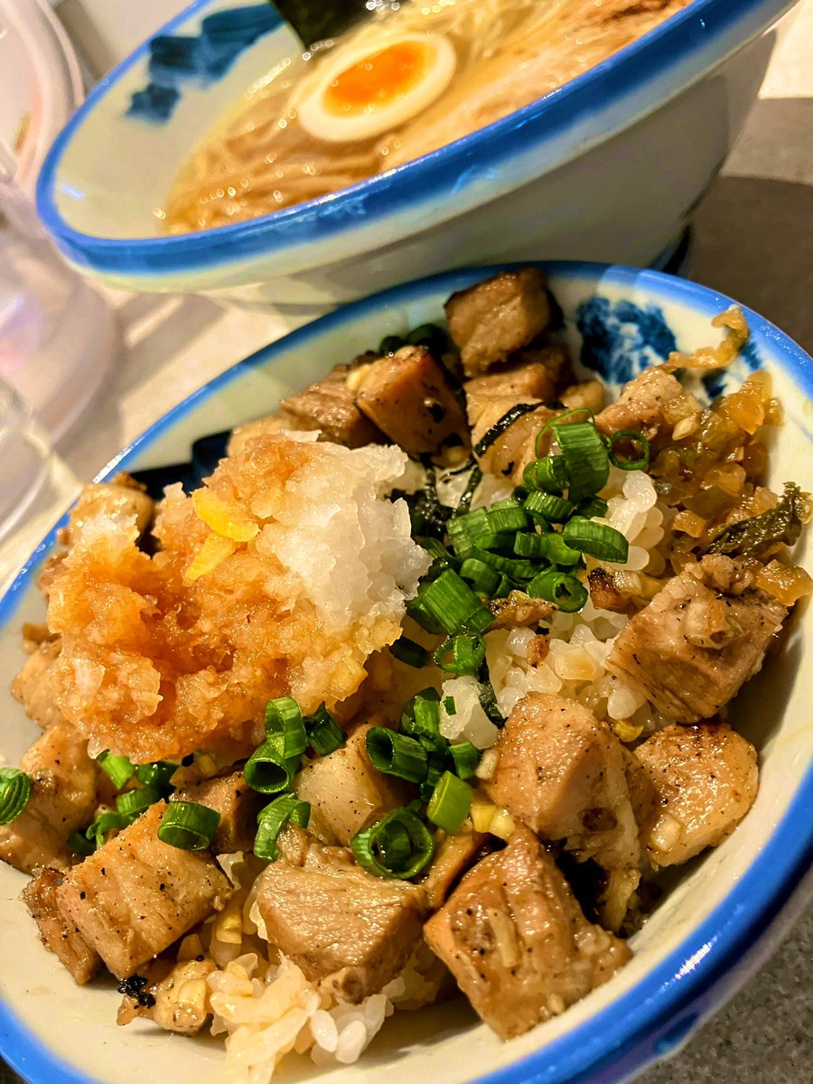 akudaikanZ's tweet image. 火の昼餉🔥 弐ノ型🍜😈✨️

#AFURI #阿夫利 

🌟柚子塩らーめん
🌟炙りコロチャーシュー飯

めっちゃお久しぶり大根❣️
恵比寿しか逝った事なかたケロ🐸
#有楽町 に出店してたの、
知らんかったんです😂

いやぁ☺️呑みすぎた翌日にゃ
染みまするなぁ🫠💕

ご馳走様でしたぁ😋🙏✨️