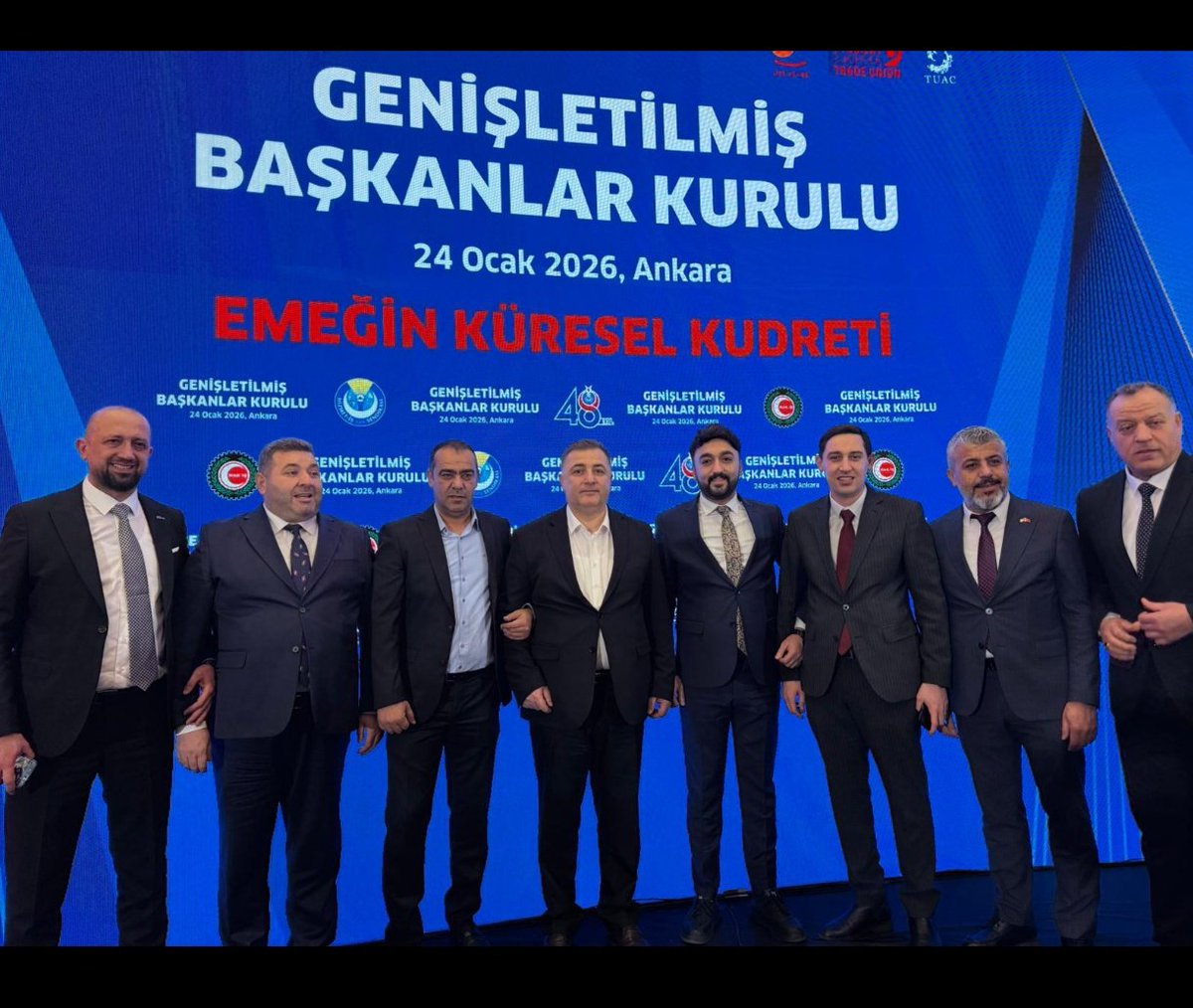 ALIN TERİNİN İZİNDE, EMEĞİN EŞİĞİNDE 48 YIL..

Hizmet-İş Sendikası 48 yaşında.
Emeğin eşiğinde geçen 48 yıl boyunca alın terini, hakkı ve adaleti savundu.

Zor zamanda emekçinin yanında, iyi günde yol arkadaşı oldu.
Dünü tecrübeyle, bugünü kararlılıkla, yarını umutla yürüyen