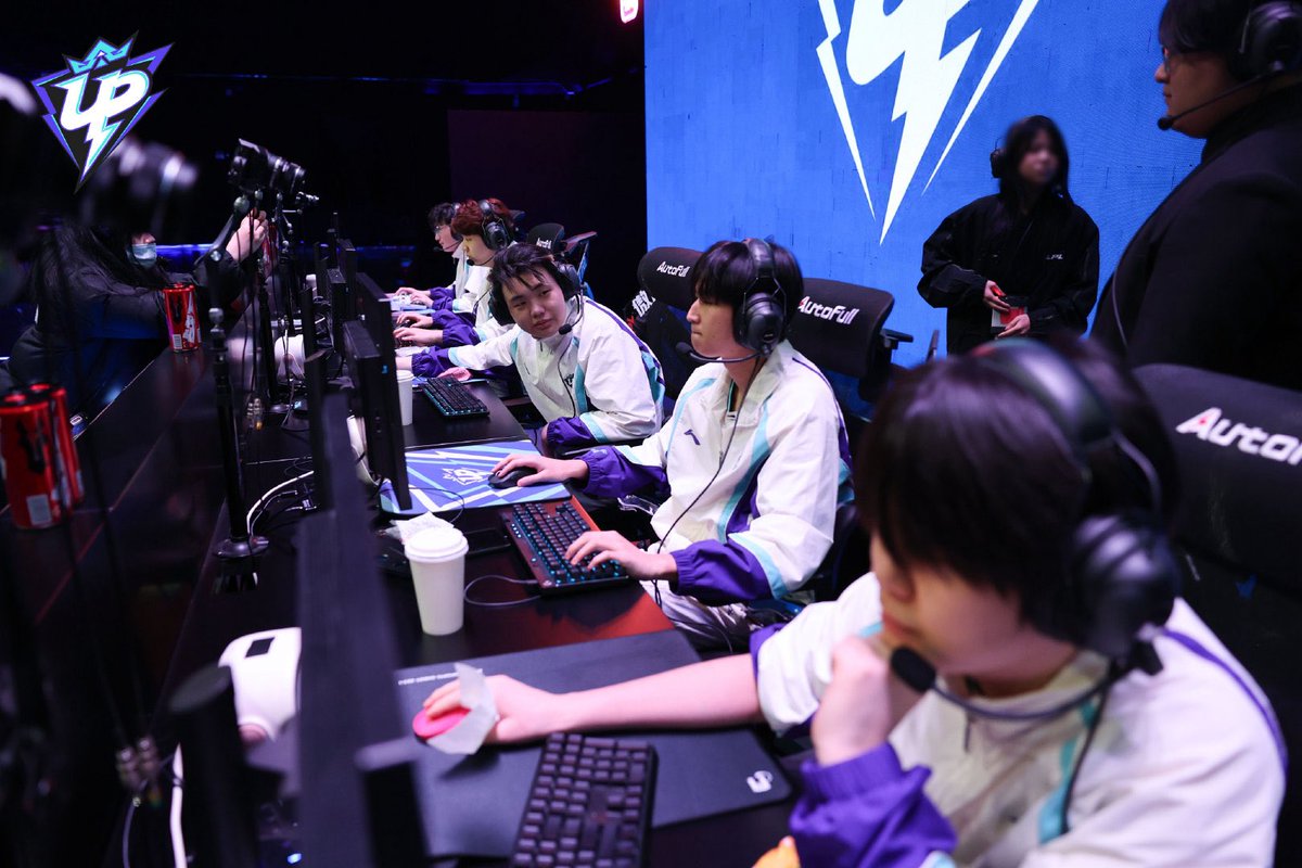 henaloversclub's tweet photo. UP μ¨μ΄λ³΄ #UPWIN
UP κ²½κΈ° μ μ¬μ§ κ³΅κ° π·
LNGμμ κ²½κΈ°κ° μ€ν 3μμ μμλ©λλ€.
UP νμ΄ν
!π
ν€λμ§μ μΈνμ§μ https://t.co/MR0QAVFBag