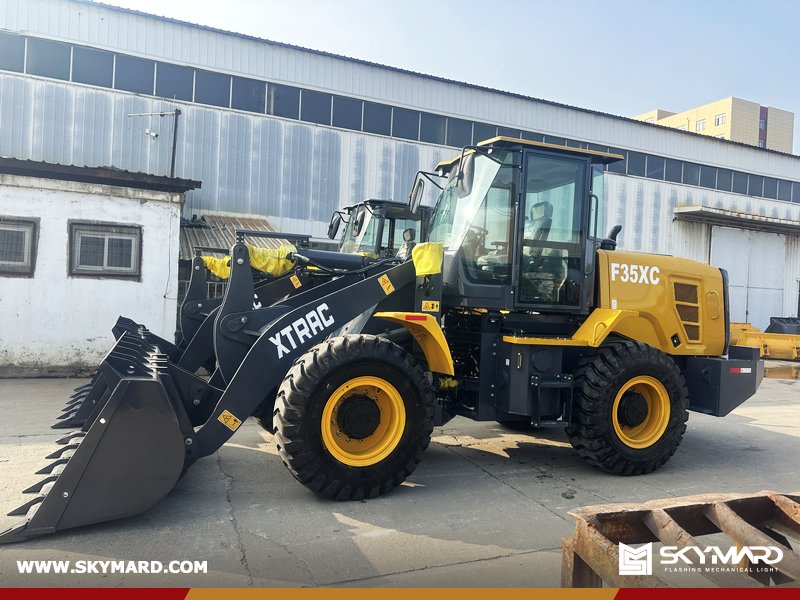skymard's tweet photo. SKYMARD shipped 2 XTRAC F35XC wheel loaders to Russia 🇷🇺🚜
3.5T load, 2.1 m³ bucket 💪
Strong, efficient, and ready for heavy work ⚙️🔥
📧 Email: export@skymard.com
#WheelLoader #ConstructionEquipment #HeavyMachinery #Export #LoadingMachine https://t.co/B34f7BJIxx