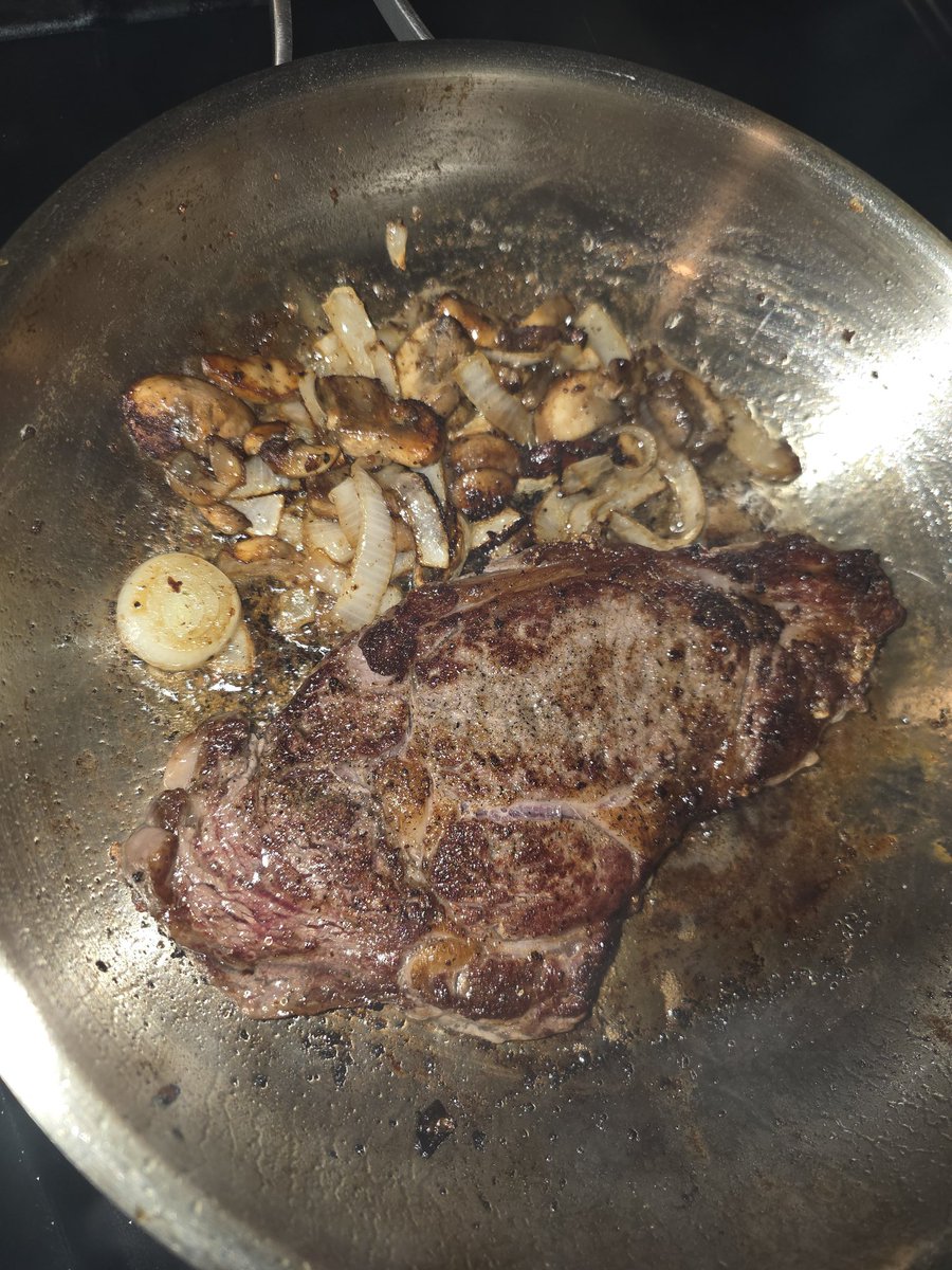 TstreeT_Contro's tweet photo. Late night ribeye #CookingWithControversy https://t.co/JKTeZyFn94