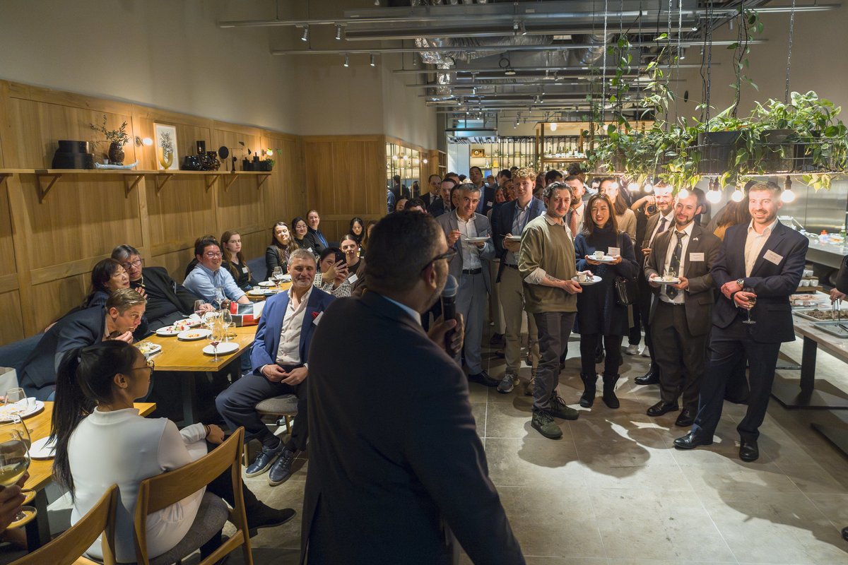 アメリカ大使館 tweet media