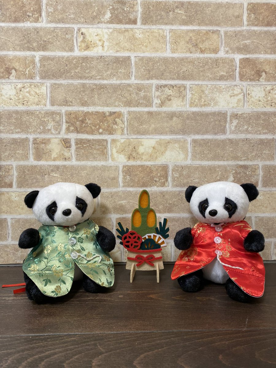 sugitopanda0808's tweet photo. パンダ🐼さんさようなら👋
1972年日中国交正常化の年に
お師匠と奥さんが越谷市にお店を構えて
その時のパンダブームにあやかってパンダ理容室をオープンしました💈
今日、日本からパンダがいなくなってしまった…
感慨深いものがあります
#パンダさんさようなら🐼 https://t.co/TZ1jkerYNf
