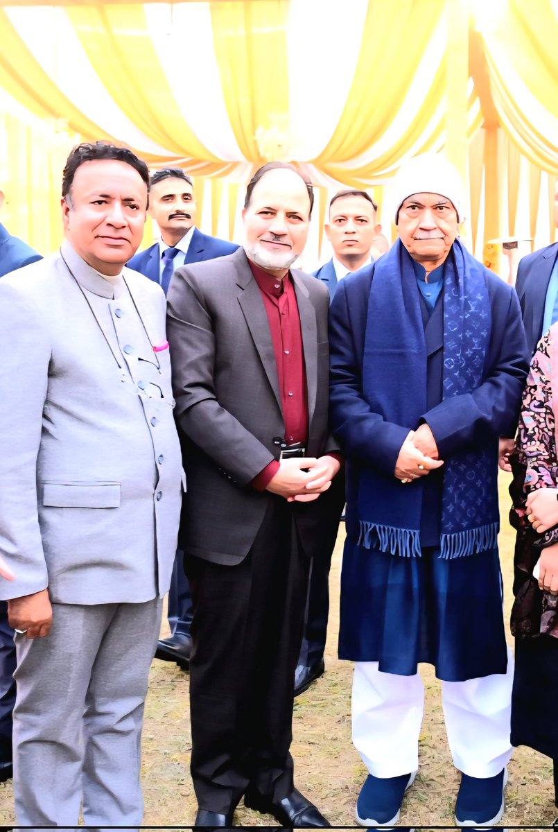 chzulfkarali's tweet photo. At #LokBhawan Jammu. On #AT_HOME. #77thRepublicDay #Rajbhawan https://t.co/Bv3VxxJkUz
