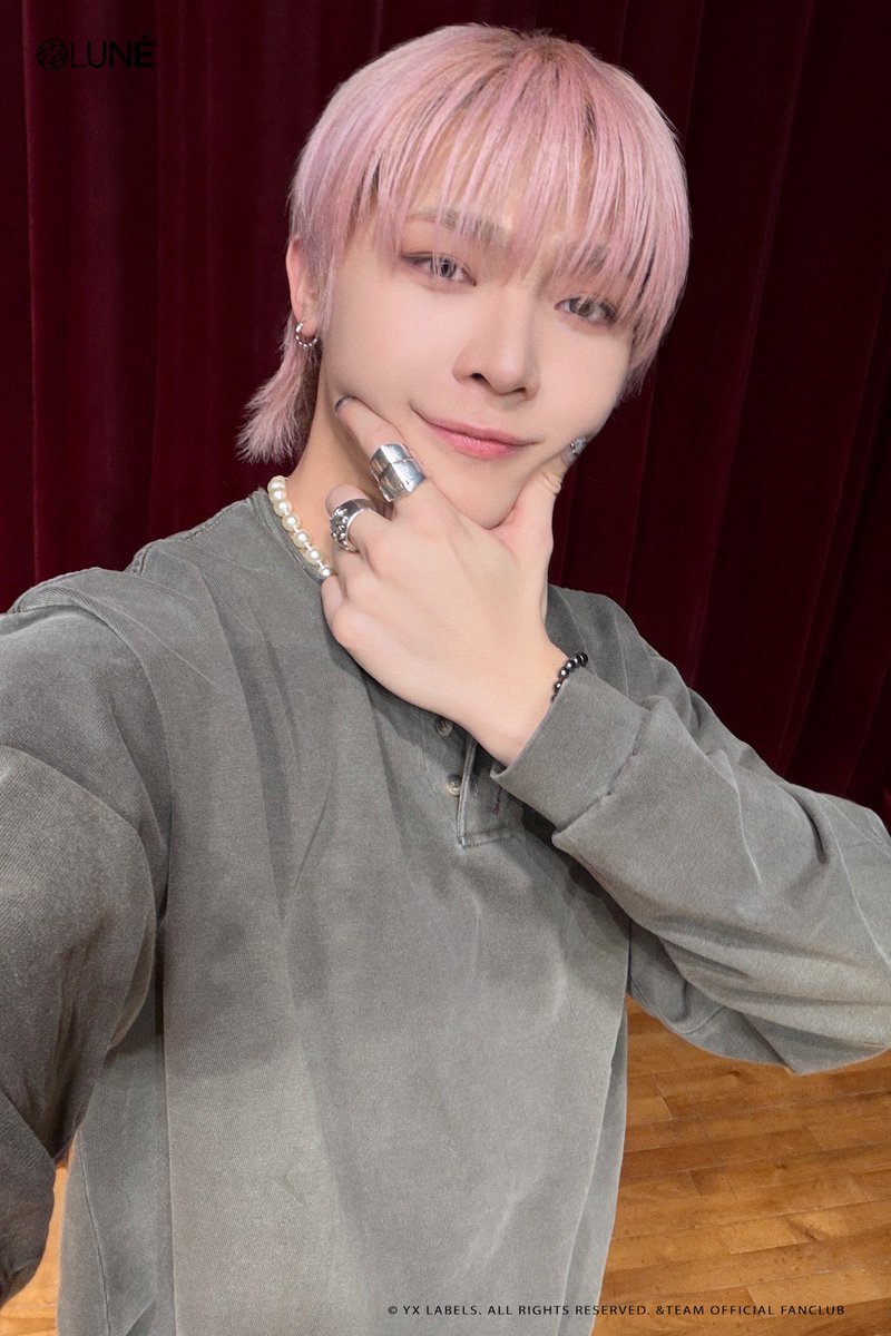 ppythings's tweet image. 반쪽하트가 공개될 줄 알았는데