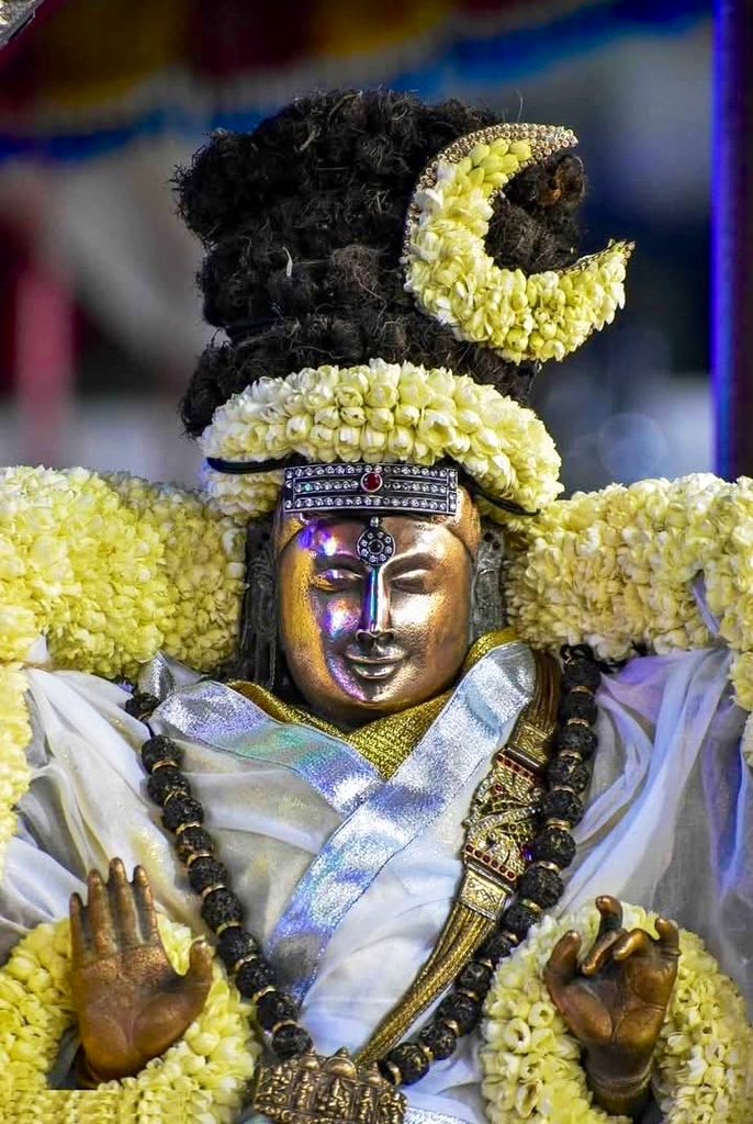 Himalaytrekker's tweet photo. Shri Kapaleeswarar at Mylapore, Chennai 🪷✨

If you are a student of Sanskrit, or a student of Carnatic classical music, then chanting Shri Shiva Mahimna Stotram is extremely beneficial for you.

Shri Shiva Mahimna Stotram has the power to purify our वाणी or speech. By chanting this extraordinary Stotram, we gain mastery over our वाणी, our pronounciations become flawless, our voice becomes authoritative and clear, and we can chant or sing flawlessly.

Shri Shiv Mahimna Stotram is slightly difficult to chant, owing to a lot of सन्धि s in it, but once you gain mastery over this Stotram, you gain mastery over your speech. This Stotram purifies all 4 of our वाणी' s which are परा, पश्यंती, मध्यमा & वैखरी.

Even Vedapathis chant this Stotram for making their pronounciations clear and flawless. This Stotram also bestows immeasurable protection or Rakshanam and blessings on us.

Har Har Mahadev 🙏🪷

Pic credit: @rsankaras 

#theme_pic_India_bhakti