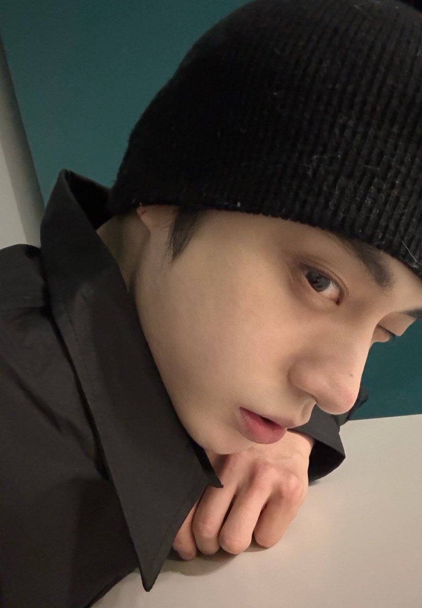 김지웅 인생에는 안 잘생겼던 적이 없네요 🎶 미남 좋아하는 삶 아주 행복해요