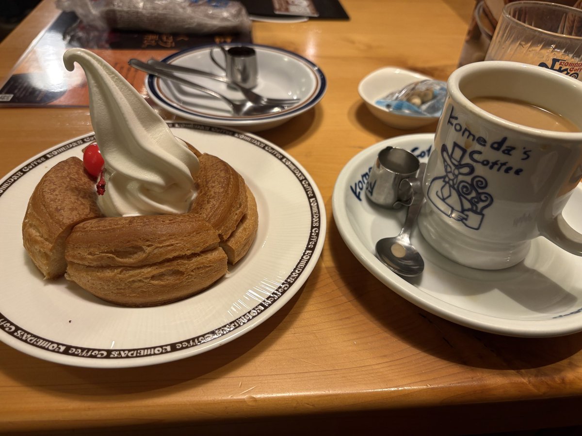 Falt_0411's tweet photo. 初シロノワール https://t.co/3sMbsBzXKF