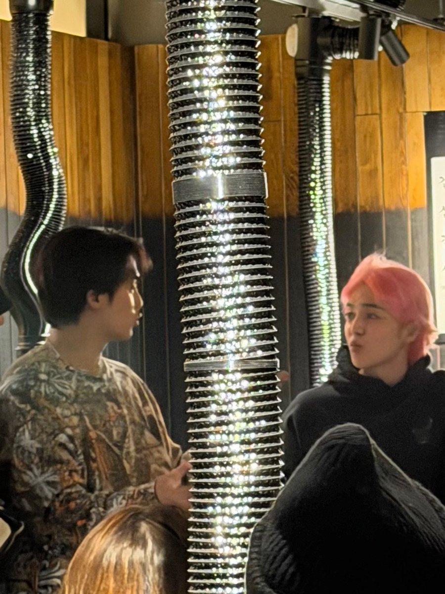 scoups weverse 🌟

🍒 ㅋㅋㅋㅋㅋㅋㅋㅋㅋ at the company dinner
what could they have been arguing with each other about?ㅋㅋㅋㅋㅋㅋㅋㅋㅋ