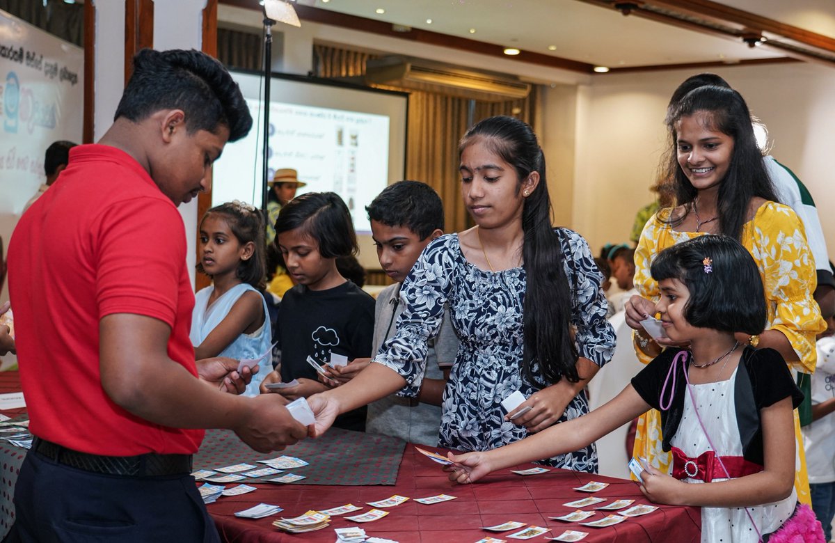 SingerFinance's tweet photo. Shaping financially mindful futures! Proud to complete another SINGER FINANCE Muthu Piyawara session - introducing kids to mindful spending, saving &amp; investing. Part of our ESG journey to empower a resilient next generation.

#MuthuPiyawara #FinancialLiteracy #ESG  #SingerFinance https://t.co/9YUPkljb8V