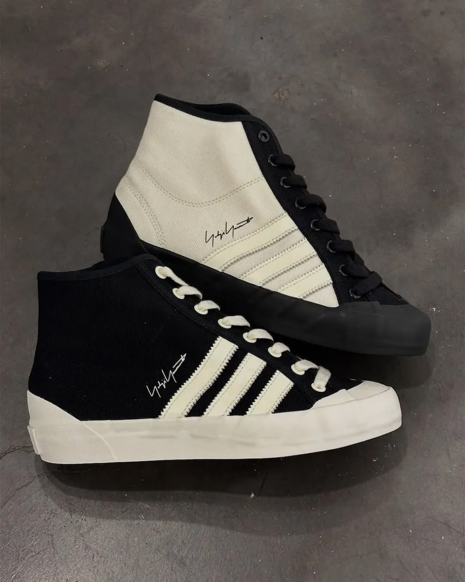 JustFreshKicks tweet media