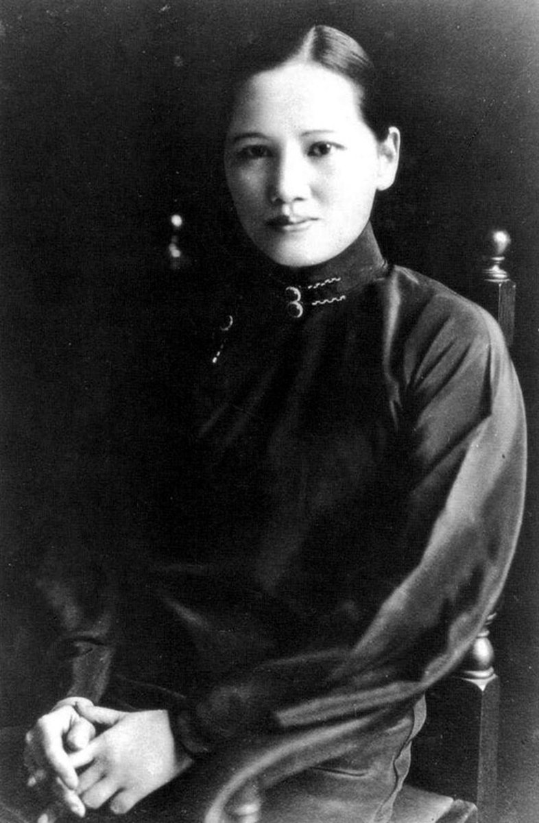 MujeresPasado's tweet photo. #TalDíaComoHoy de 1893 nace Soong Ching-ling fue una de las hermanas #Soong, tres hermanas que tuvieron un protagonismo político muy relevante en la China de principios de siglo XX. Ocupó el cargo de vicepresidenta de China desde 1949 hasta 1975. https://t.co/b1lLdQZQ5w