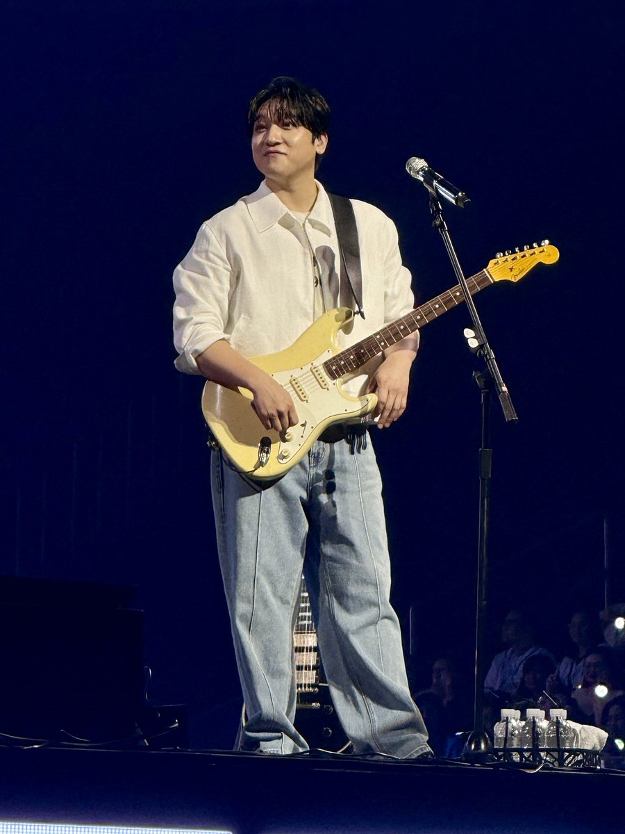 raamseees's tweet photo. SUNGJIN #Day6 😂
#DAY6_10th_Anniversary_Tour
#The_DECADE 
#DAY6inManila https://t.co/xfreBHVzjl