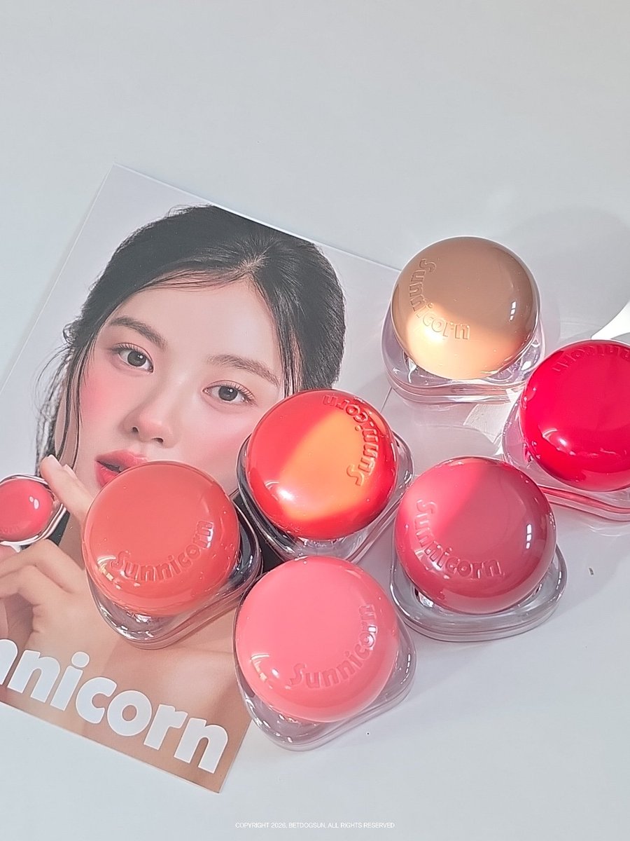 betdogsun's tweet image. #협찬 #RT이벤트
#RT 해주신 두분께 써니콘의 아보히알 립앤치크 6종을 드립니다!

써니콘에서 오는 2월 2일 출시되는 립앤치크 사용해봤는데 컬러 라인업이 예쁘더라구요!! 1,4,5호가 정말 맘에 들었어요
컬러감 선명하게 발색되는 타입이라 픽업양 조절해서 립으로 쓰기에도 치크로 쓰기에도 좋았음!