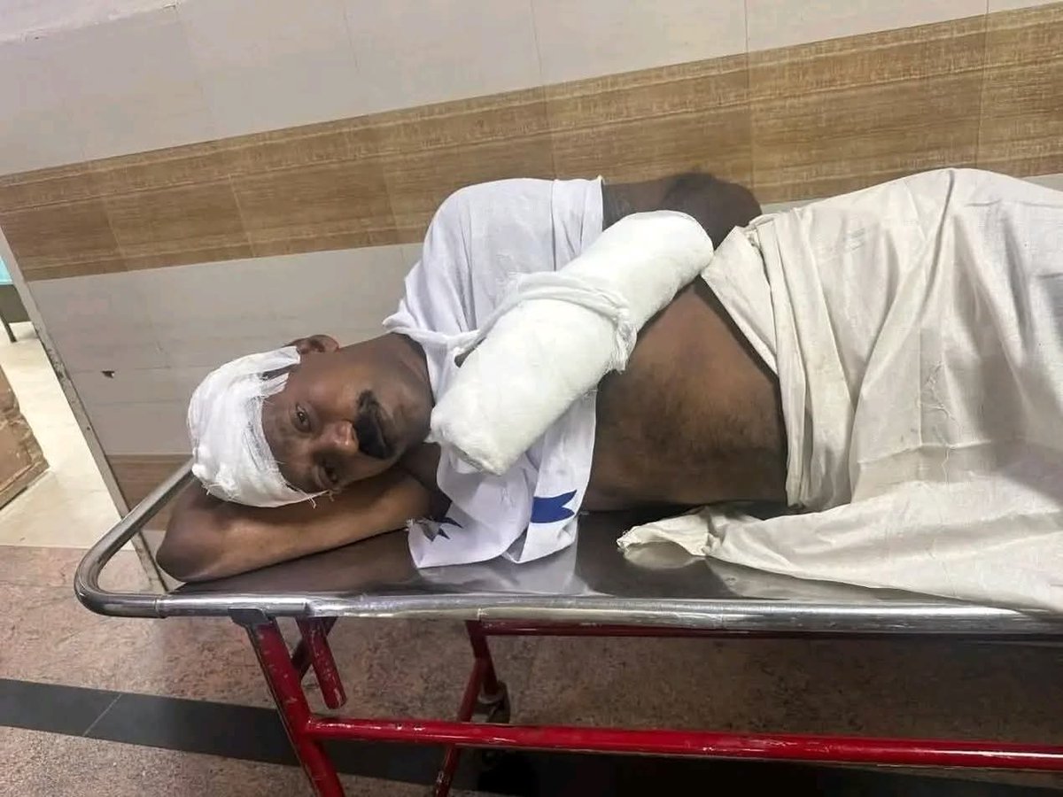 അമ്പലത്തിൽ ഗണ ഗീതം പാടുന്നത് തടയാൻ വന്ന സഖാവായ സുഡാപ്പി കിടക്കണ കിടപ്പ് കണ്ടോ 😌