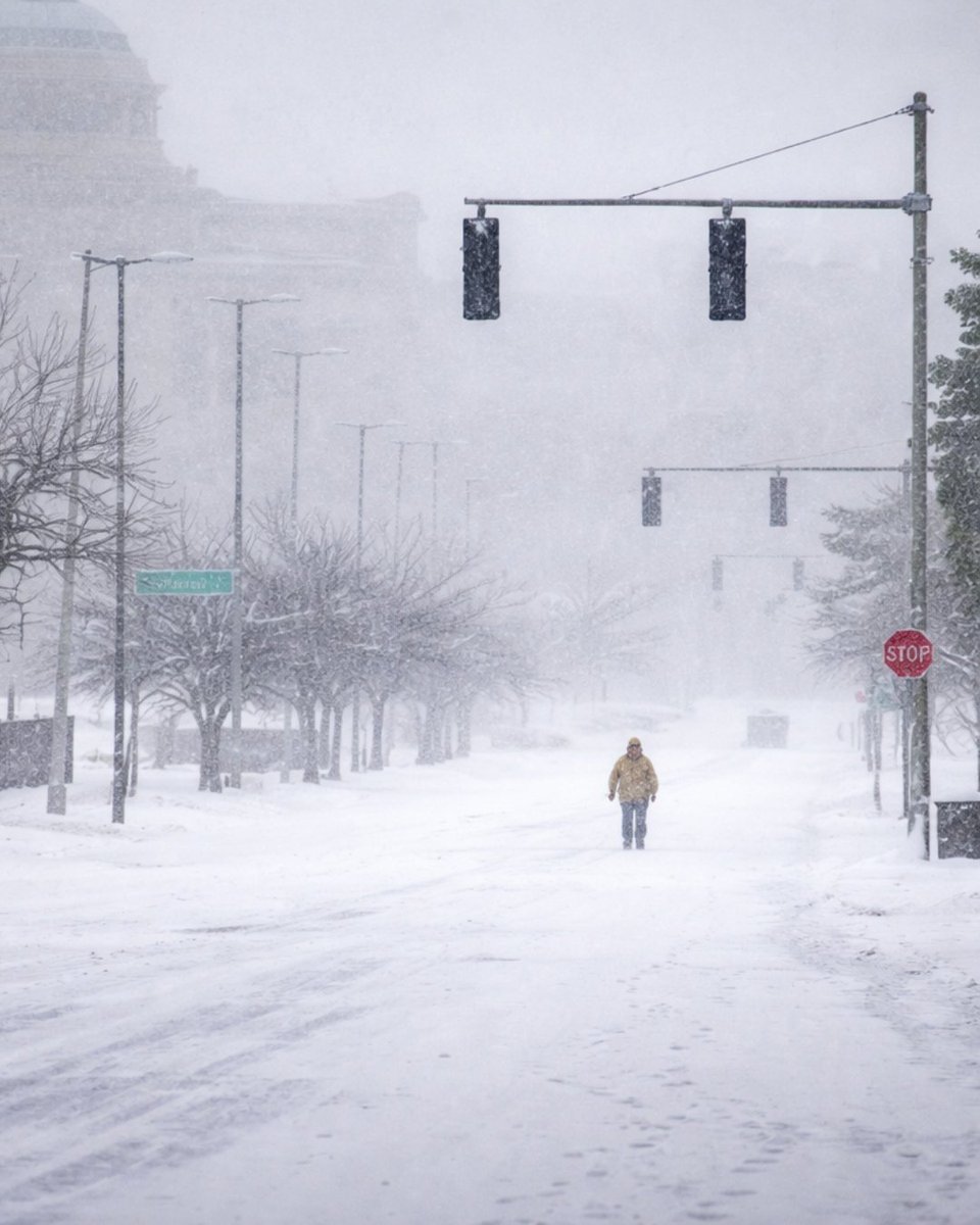 Procrafthomepro's tweet photo. Toledo’s getting hit hard by this winter blast. Please be careful not just on the roads, but around your home too.

When it’s safe, clear snow from exterior vents, watch roof edges, and pay attention to any new drafts or leaks &amp; stay safe.

#Snowstorm2026 #toledoweather #419 https://t.co/2tHgwVjAnC
